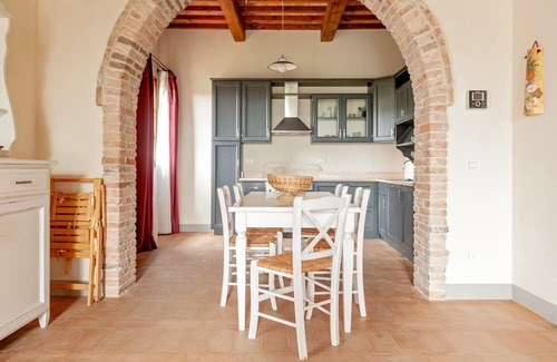 Toiano Apartment | Apartment 'La Colonica IV' with Shared Pool, Private Garden and Wi-Fi