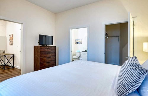 Hingham Apartment | Gorgeous Apt Near Water - COV-2221