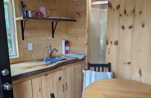 Tay Valley Cabin | Enchanting Tiny Cabin in the Woods!