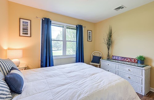 Remsenburg House | Hamptons Retreat w/Private Dock, Kayak & Canoe!