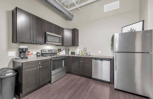 Waldron Apartment | Sleek, modern loft minutes from Airport, FAST WiFi