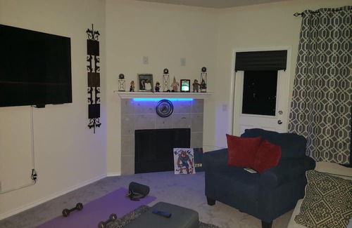 Forney House | Dallas Cowboy fans easy access to AT&T Stadium and DT Dallas