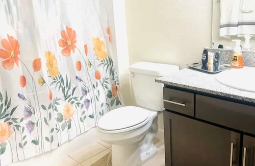 Texas City Apartment | The LagoonSide LoungeAway w/Pool/Parking/WiFi Pkg
