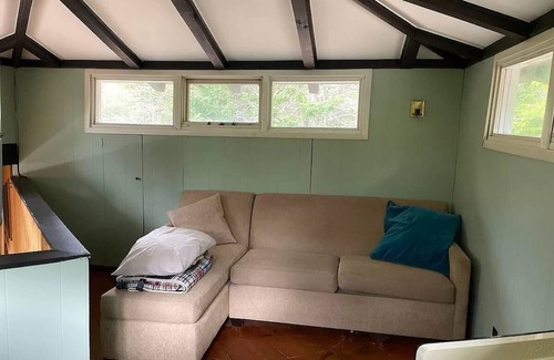 West Dover Ski Chalet | 4 Month Minimum! Winter Rental 1/2 mile to Mt Snow