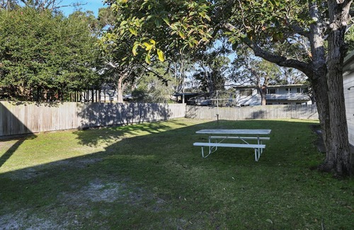 Hawks Nest House | Stroll To Bennett's Beach