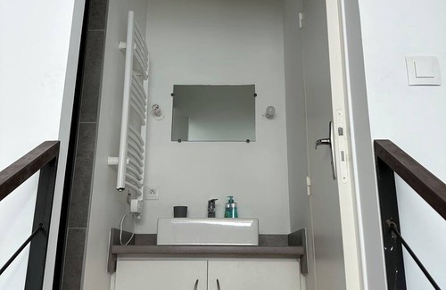 9th Arrondissement Apartment | Appartement sur les Q Uais Joseph Gillet