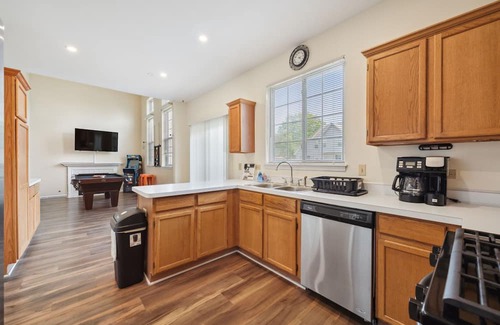 Fox Valley House | Plainfield Rental - Metcalf Ctn