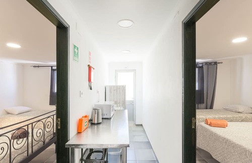 Sines House | Room 'Quarto Triplo Conforto 2' with Private Terrace and Wi-Fi