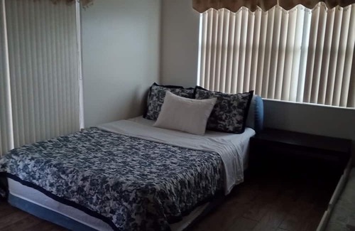 Park Lake Estates House | Cozy 3-bedroom house in tranquil New Port Richey with WiFi, AC