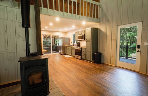 Woodgate Cabin | Beautiful 2- bedroom cabin in the Adirondacks with beach/lake access