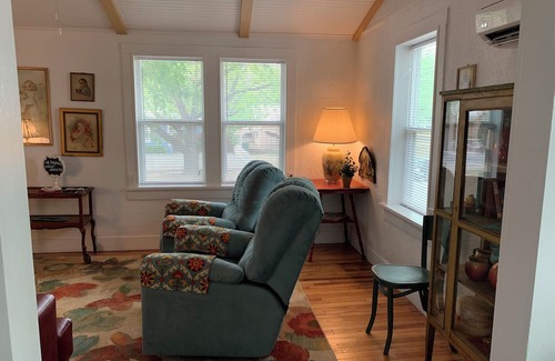 Llano Apartment | Downtown Llano: charming 1/1 corporate apt - WiFi, AC, 1 block from Llano River!