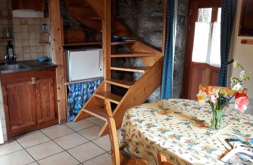 Mizoen Ski Chalet | Chalet 'Typique De Montagne' with Lake View, Private Terrace and Wi-Fi