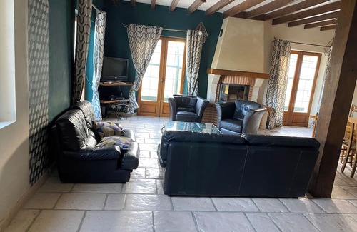 Mont-Saint-Jean House | Spacious house with pool and spa