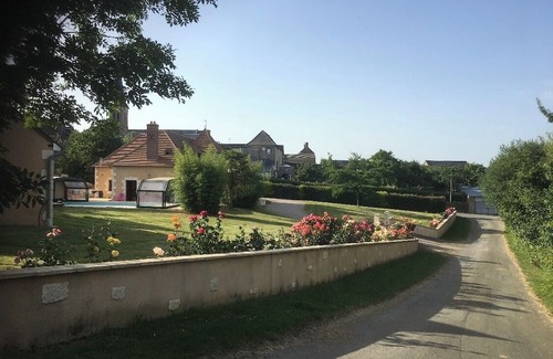 Mont-Saint-Jean House | Spacious house with pool and spa