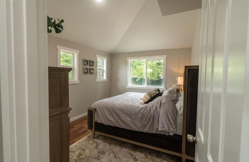 Parkland Bed & Breakfast | Master Suite with King Size Bed.