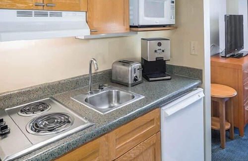 Daytona Beach Villa | Diamond Resorts Daytona Beach Regency - Studio - Efficiency (Lock-Off)