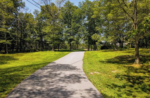 Rhinebeck House | Country Modern 4-bedroom house in delightful Rhinebeck with Pool, AC, WiFi