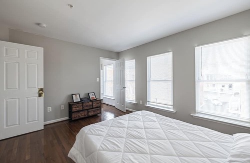 Navy Yard House | Entire Townhome 3-Bedroom in Navy Yard, Washington DC