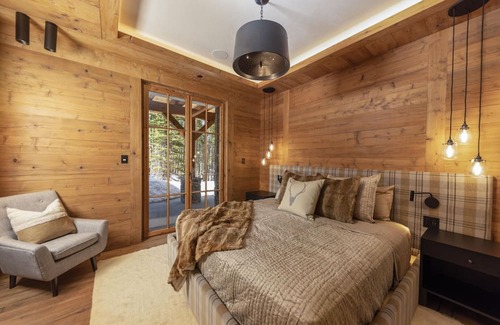 Boulder Ridge House | The most breathtaking ski-in ski-out villa with private hot tub, and game room