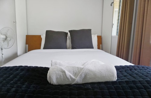 Wembley Apartment | Relax & Explore Wembley Haven-Close to Everything