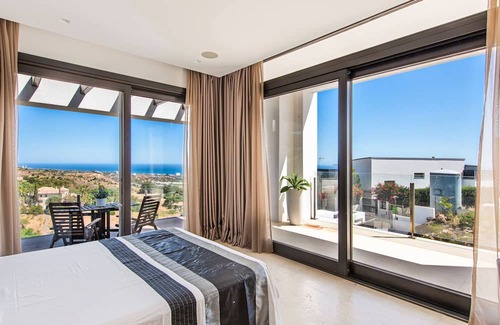 Marbella House | Holiday Home 'Modern Villa with Amazing Sea View' with Sea View, Wi-Fi and Air Conditioning