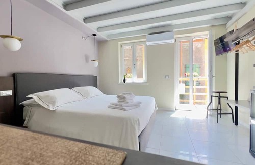 Nago-Torbole House | ES Room 2