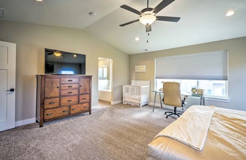 Vineyard House | Luxury Home-Pool-Pickleball-Hottub-FamilyFriendly-Toys