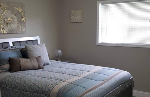 Park Forest House | Quite 3 bdrm 1bath Twn Hm South Suburbs of Chicago. No parties. ID Check