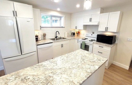 Port Alberni House | Newly Renovated Guest Suite. A warm comfortable atmosphere