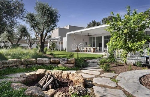Binyamina-Giv'at Ada Villa | Luxe Villa with Fenced Heated Pool and Jacuzzi