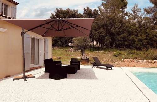 Flassans-sur-Issole House | Beautiful modern air-conditioned villa with pool accommodating up to 8 guests