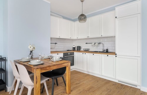Jezyce Apartment | Apartment Near MTP by Renters