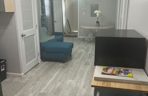 Weequahic Apartment | Superb 2-bedroom apartment in charming Newark with AC, WiFi, dresser