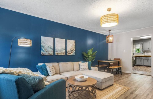 Garden City House | Stylish, Spacious, Convenient Location! 30Days+ ok