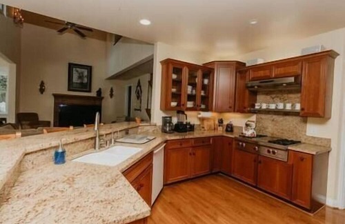 Nevada City House | Spacious Honeysuckle House 5 mins from Nevada City