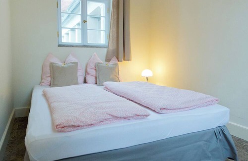 Neu Fahrland Apartment | Apartment "Stall innen" in the country house at Jungfernsee with lake access