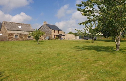 Saint-Georges-de-Grehaigne House | Old sheepfold in the bay of Mont Saint Michel for 8 persons PMR animals ok