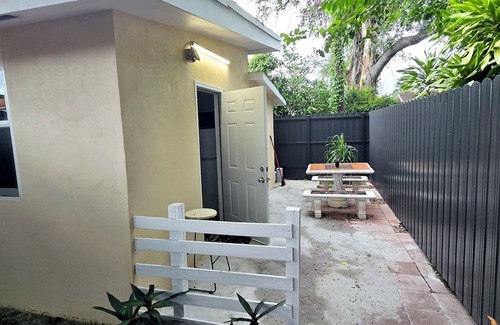 Hialeah Apartment | Cozy 1-bedroom apartment with AC and WiFi in charming Hialeah