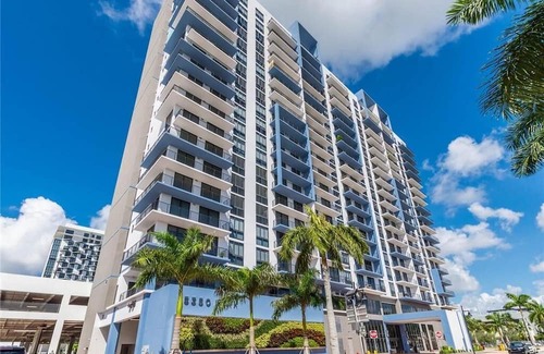 Doral Condo | Sleek Doral Haven: Studio Comfort
