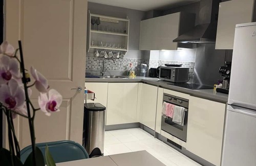 Wimbledon Park Apartment | 3rd floor Cozy Flat in the Heart of Tennis and Football in London!