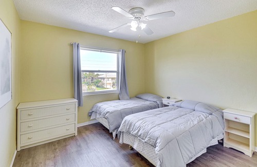 Little Venice Condo | Daytona Beach Condo, Walk to Wilbur Beach!