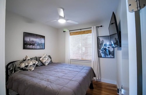 Dawson House | SoCo House - Huge rooftop deck PRIME Location
