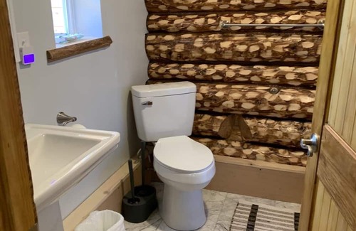 Trapper Creek Apartment | Bunker Lodge Apartment-HCRL