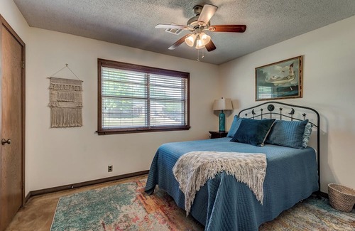 Stillwater House | That 70's House minutes from OSU