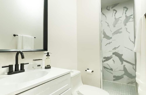 Hollywood Apartment | Super conformable, spacious, clean and great location. 6 min away from Hardrock.