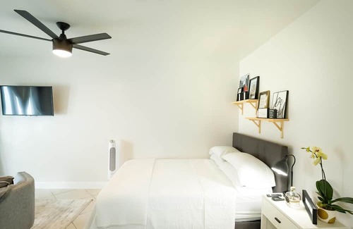 Hollywood Apartment | Super conformable, spacious, clean and great location. 6 min away from Hardrock.