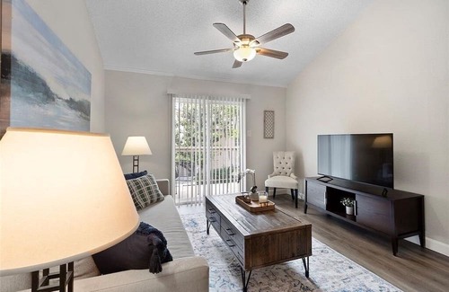 Westchase Apartment | Westpark Area Getaway