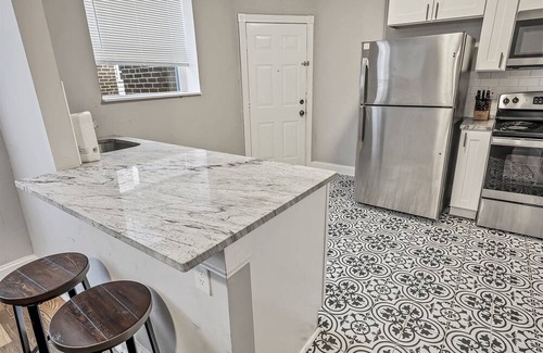 Tower Grove South House | Beautiful Tower Grove Unit, Recently Renovated 2N
