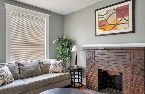 Shaw House | Historic, First Floor Unit in Shaw Community STL 1W