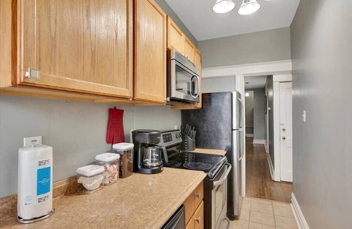 Shaw House | Historic, First Floor Unit in Shaw Community STL 1W